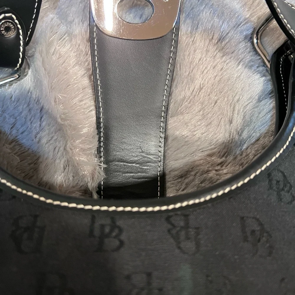 Dooney & Bourke Signature Shoulder Bag black❤️Like New😍😍😍 - Picture 8 of 11